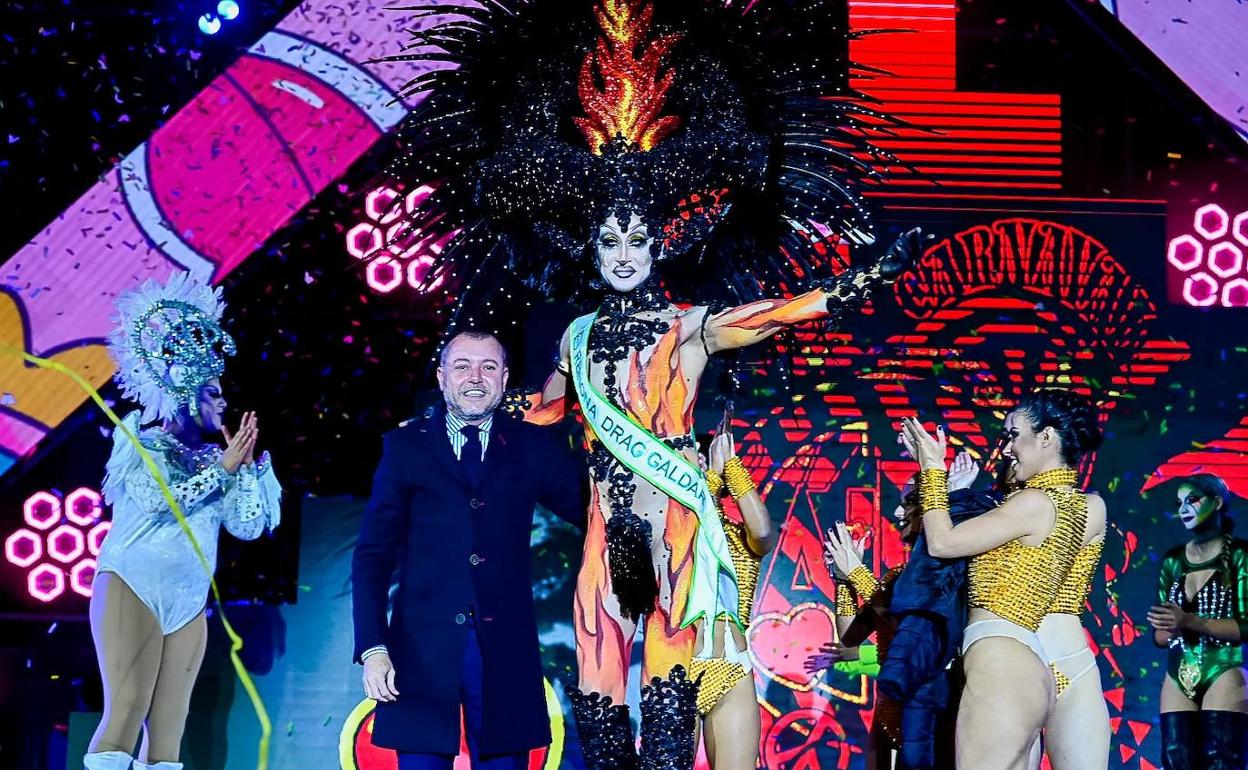Drag Kiowa se corona Drag Queen del Carnaval de Gáldar 2023