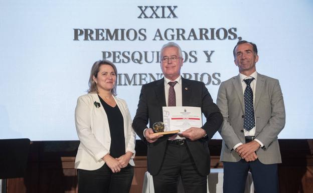El Gobierno de Canarias premia el compromiso de SPAR Gran Canaria con el sector primario