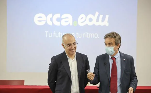 Eladio Bombín, CEO2 de 22GRADOS y José María Segura, director de ECCA, durante la presentación de la marca. 