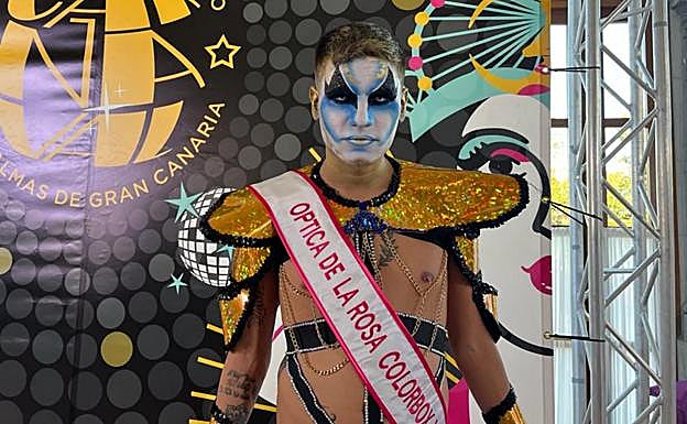 Drag Shishel en el acto de sorteo del orden de participación.