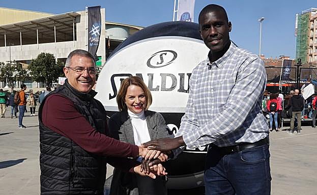 Félix Hernández, Noemí Santana y Sitapha Savané. 