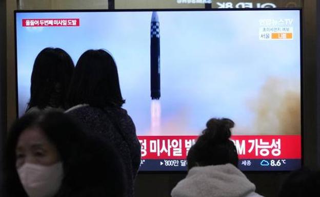 Corea del Norte lanza un misil balístico de largo alcance al mar de Japón