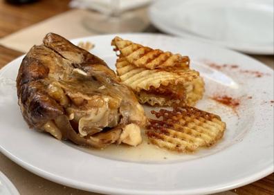 Imagen secundaria 1 - Arvejas, codillo y carrilleras de La Montanera