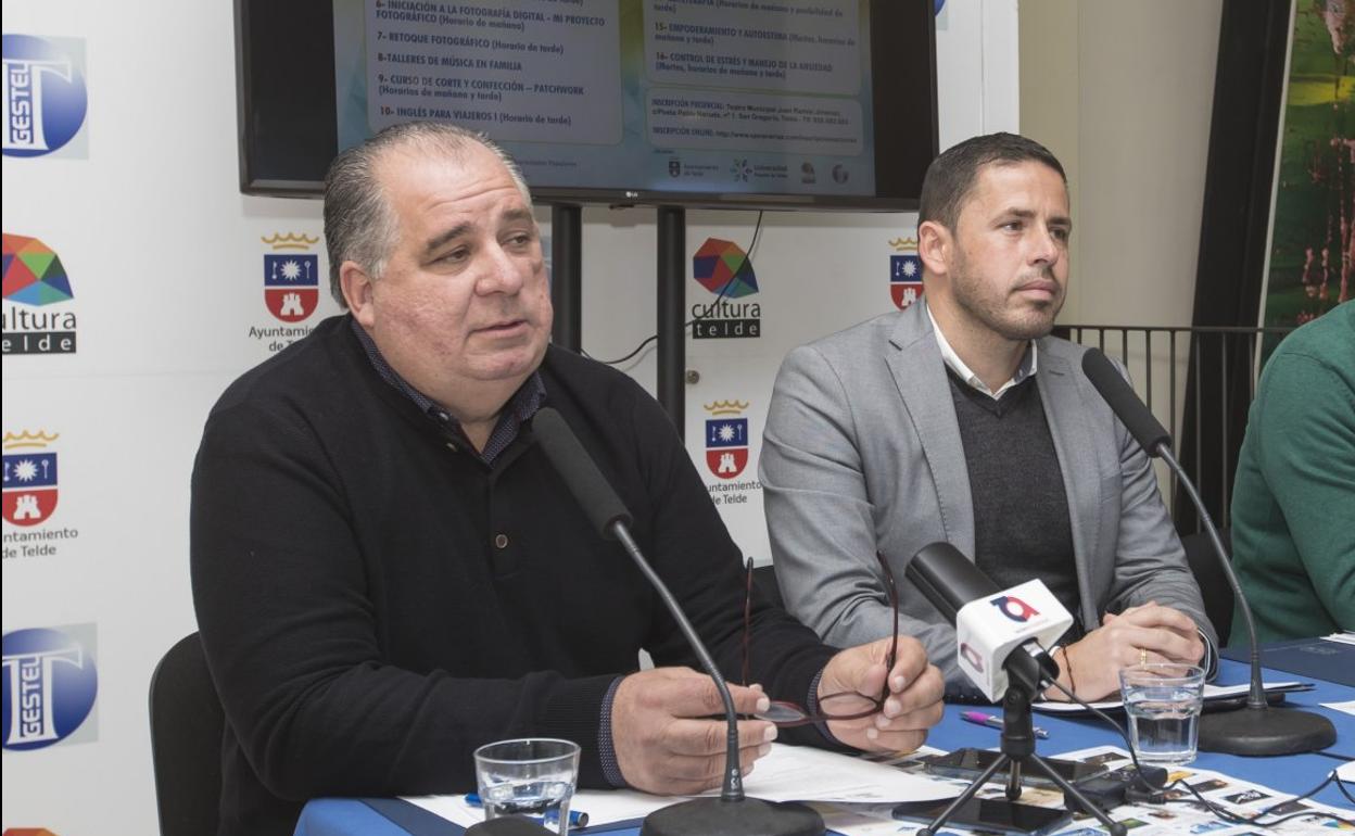 Imagen de archivo de Martel (i) y Suárez (d) en una rueda de prensa. 