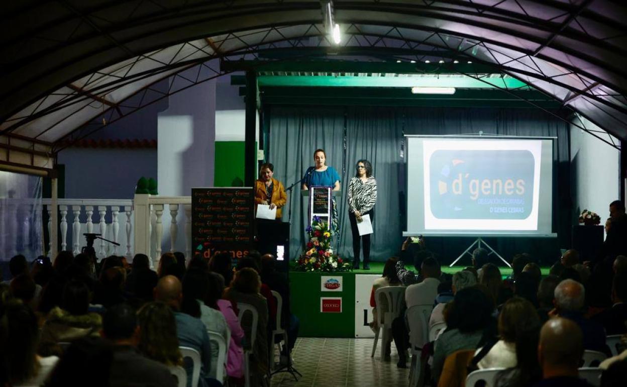 Momento de la presentación pública de la delegación canaria de la asociación D'Genes de Enfermedades Raras celebrada en el Club La Pardilla. 