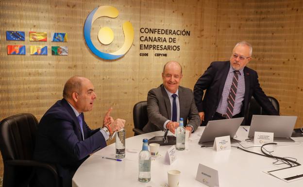 Los autónomos critican el alza de la base de cotización: «Nos acribillan a gastos»