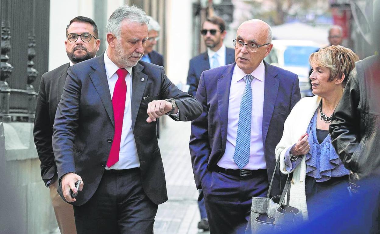 Torres, en el exterior del 