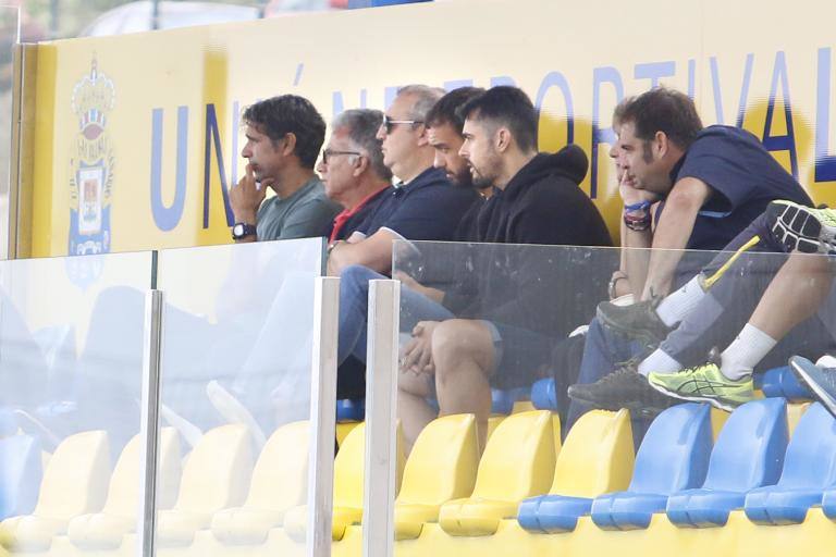 Tonono, director de captación, junto con Miguel Ángel Ramírez, presidente de la UD, en el Anexo.