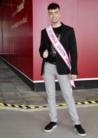 Imagen secundaria 2 - Carnaval Las Palmas: «Siempre fui el más bajito de la clase y ahora puedo ser lo grande que quiera»