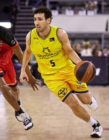 Imagen secundaria 2 - Imágenes del encuentro entre el Covirán Granada y el Gran Canaria. 