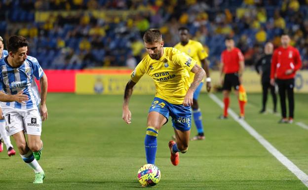 Mazazo para la UD, que se deja el liderato a las puertas del derbi canario