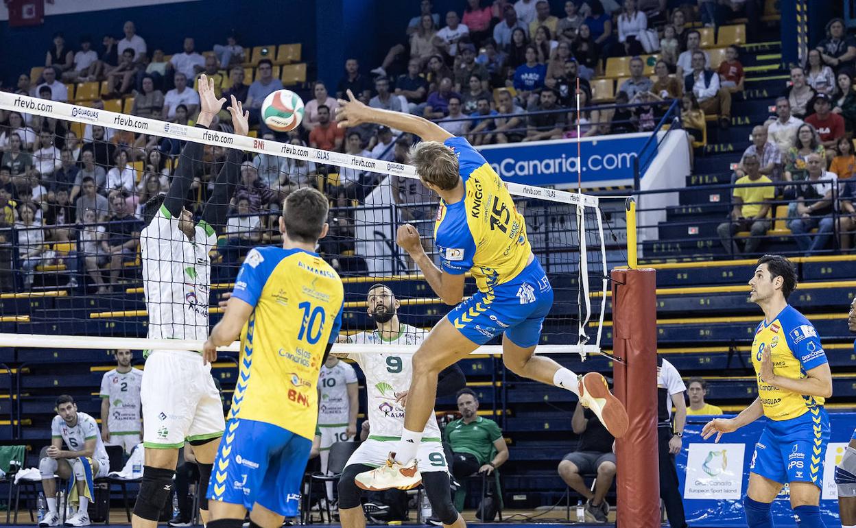 Remate inapelable del norteamericano Knigge. 