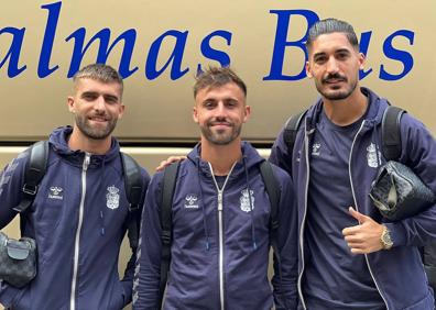 Imagen secundaria 1 - Pelos de punta en Barranco Seco con la grandiosa despedida de la afición a la expedición de la UD