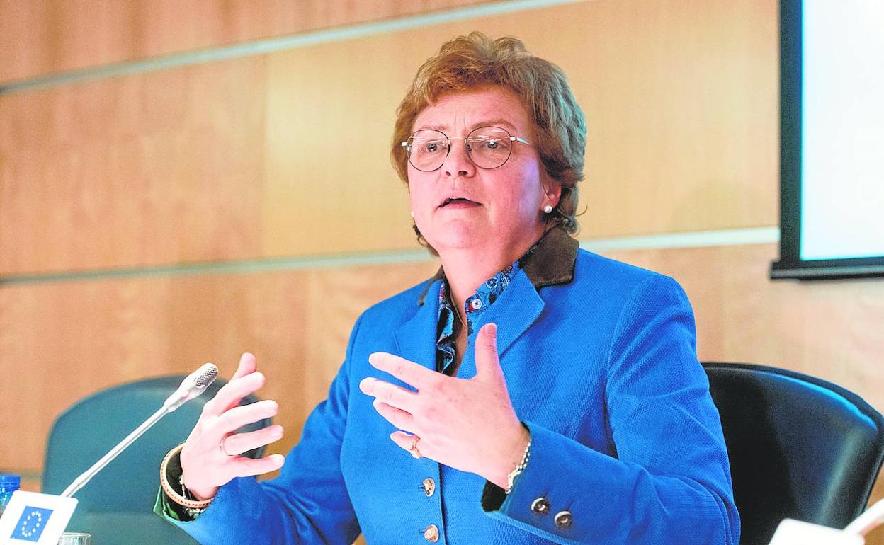 La eurodiputada Monik Hohlmeier, en la Comisión de Control Presupuestario del Parlamento Europeo. 