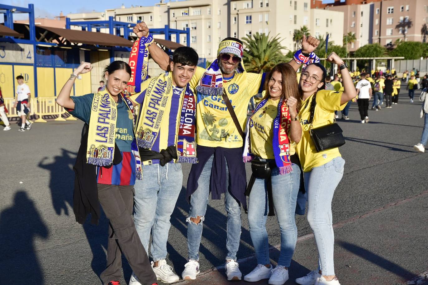 La afición rebosa ilusión en el duelo entre la UD Las Palmas- FC Barcelona