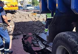 Imagen del hundimiento de la vía.