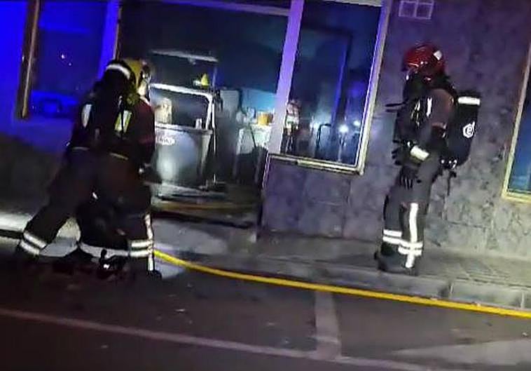 Arde el interior de un bar en El Doctoral