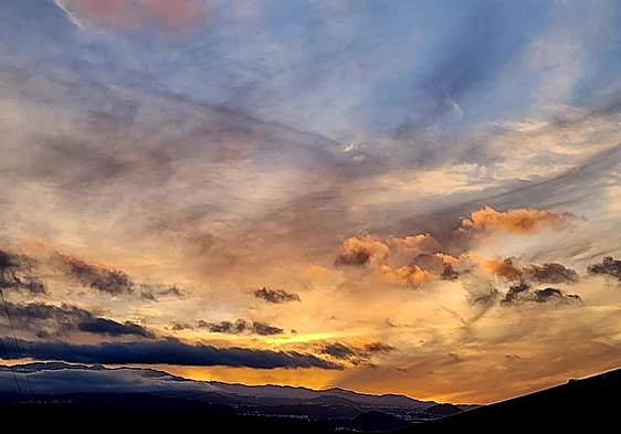 Imagen del anochecer de este sábado en Gran Canaria.