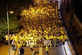 La afición amarilla, en Tenerife, animando a la UD.