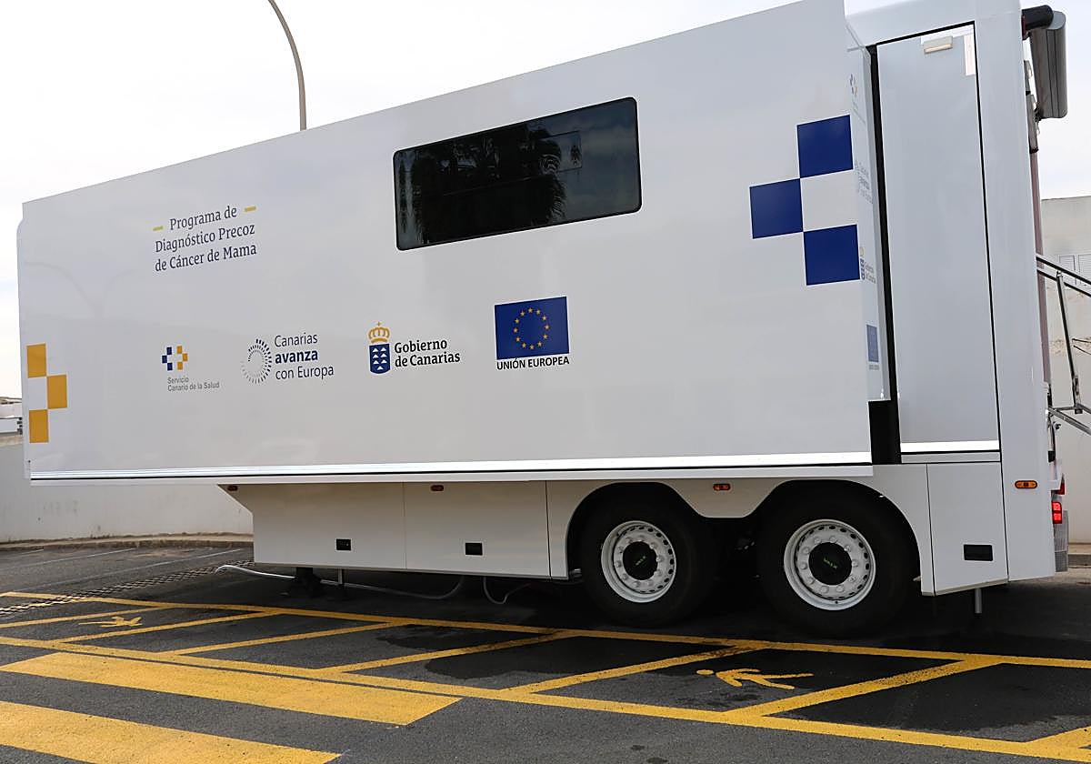 Unidad móvil en Arrecife.