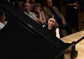 Alexandra Dovgan, este jueves, durante el concierto inaugural del festival en el Auditorio Alfredo Kraus.