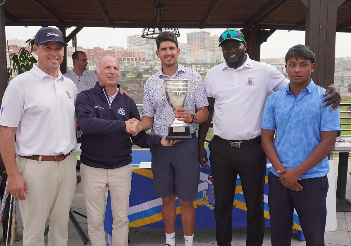 El equipo ganador de esta edición en Las Palmeras Golf.