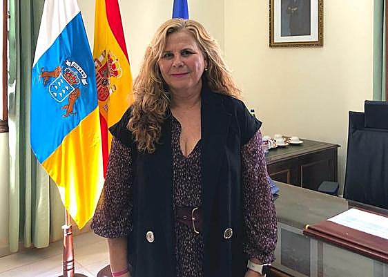 María Jesús de la Cruz Monserrat es profesora de Educación Secundaria.