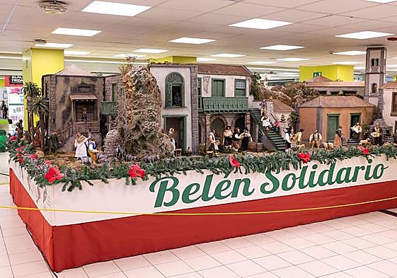 HiperDino y la Fundación DinoSol recaudan casi 1.000 euros con sus belenes solidarios