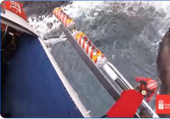 Captura de pantalla del vídeo emitido por el 112 Canarias del rescate.