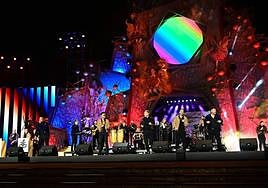 El desfile anunciador da el pistoletazo de salida del carnaval de Las Palmas de Gran Canaria