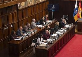 Miembros de los tres partidos de la oposición en el Cabildo de Gran Canaria.
