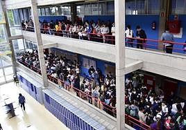 Imagen de archivo de estudiantes en la facultad de Arquitectura en el campus de Tafira de la ULPGC.