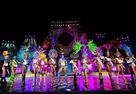 En la imagen, los trece aspirantes que se la jugarán todo en la gala drag del carnaval de la capital grancanaria.