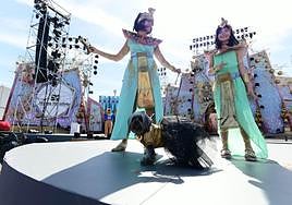 El escenario del Puerto acoge el carnaval más perro