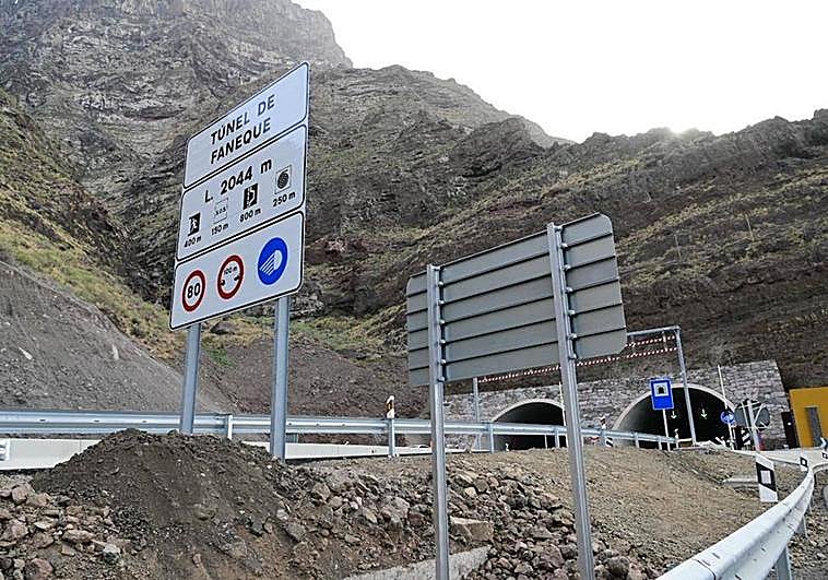 Imagen de este lunes de las bocas de los túneles de Faneque más próximas a Agaete.