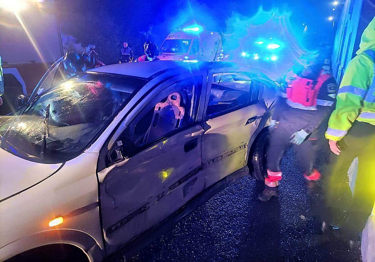 Herido tras estampar su coche contra un muro en Tiagua