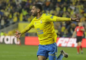 Álex Suárez amplía su vinculación con la UD Las Palmas hasta 2026