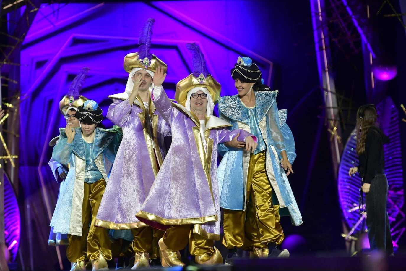 El carnaval de integración reparte ilusión en el escenario del Puerto