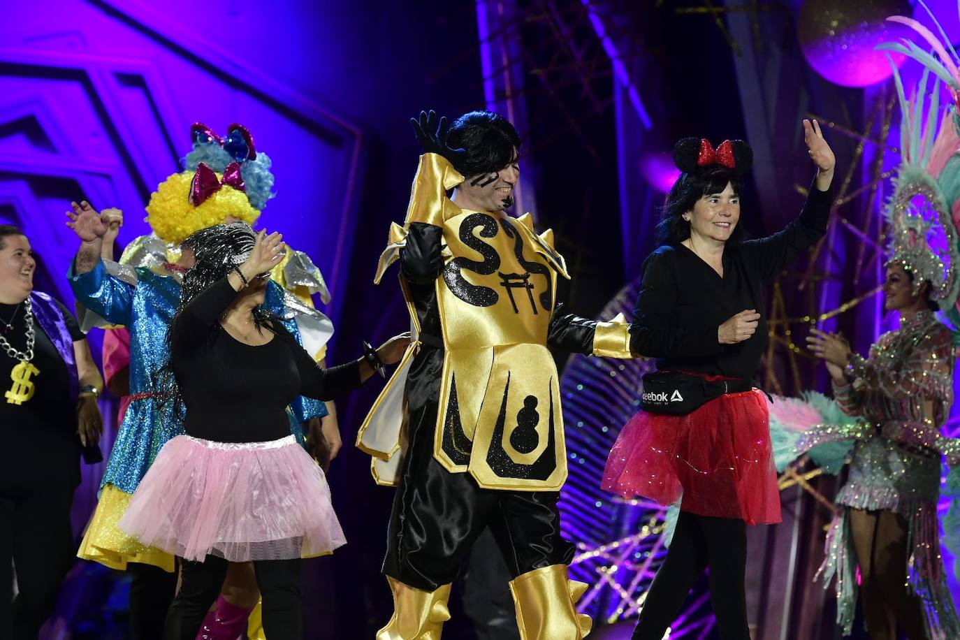 El carnaval de integración reparte ilusión en el escenario del Puerto