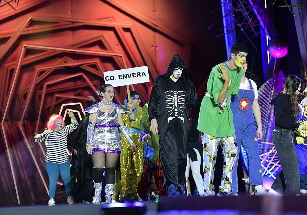 El carnaval de integración reparte ilusión en el escenario del Puerto