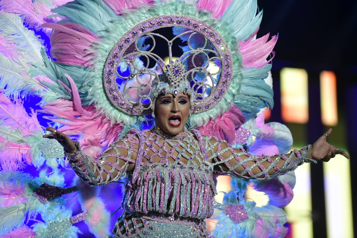 El carnaval de integración reparte ilusión en el escenario del Puerto