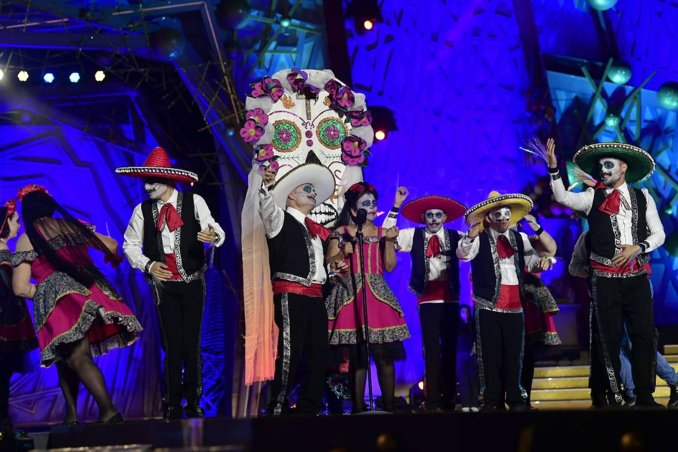 El carnaval de integración reparte ilusión en el escenario del Puerto