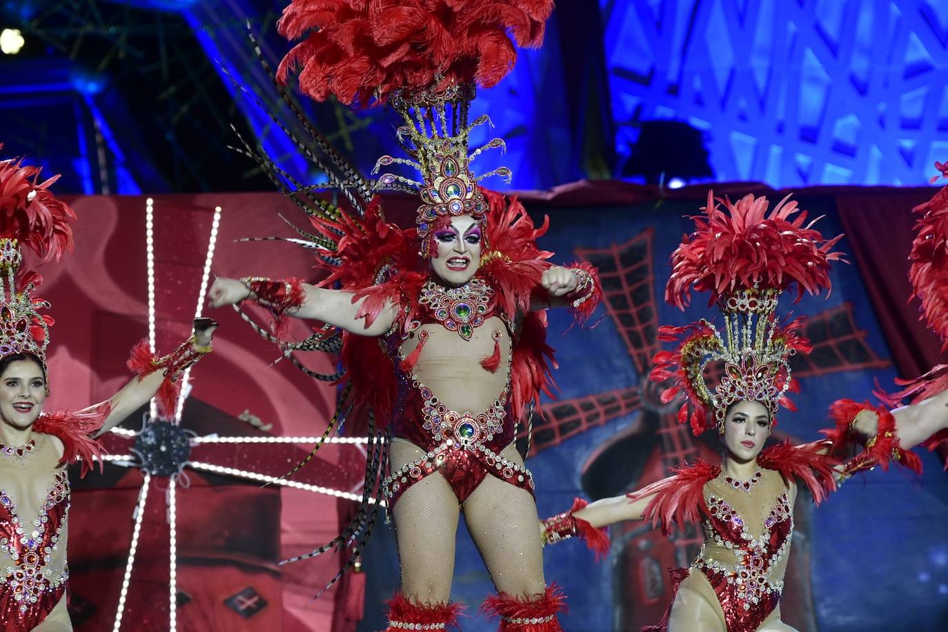 El carnaval de integración reparte ilusión en el escenario del Puerto