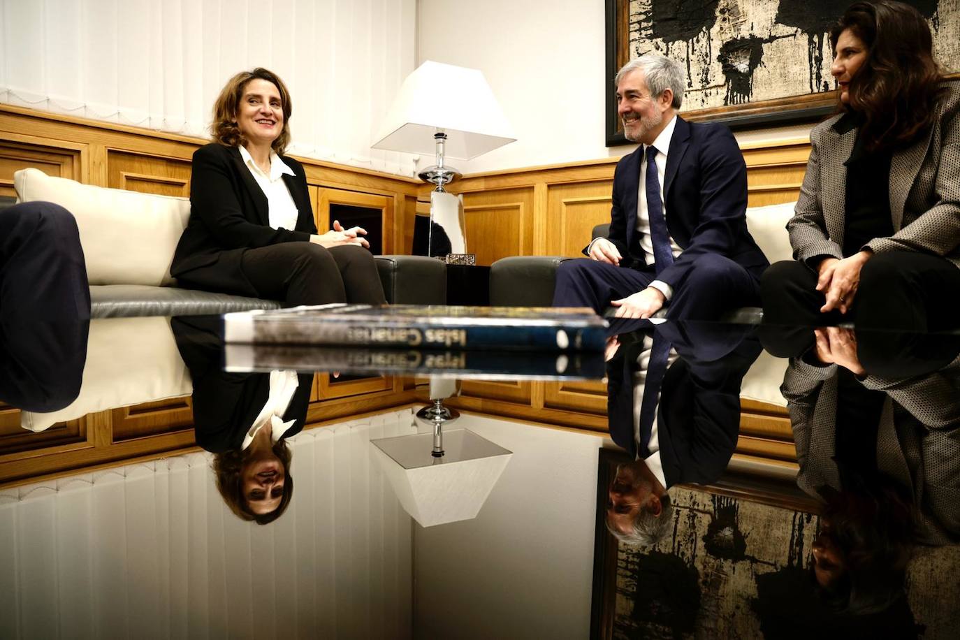 El encuentro de Fernando Clavijo y Teresa Ribera, en imágenes