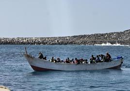 Imagen de archivo de la llegada de un cayuco a las costas de El Hierro.