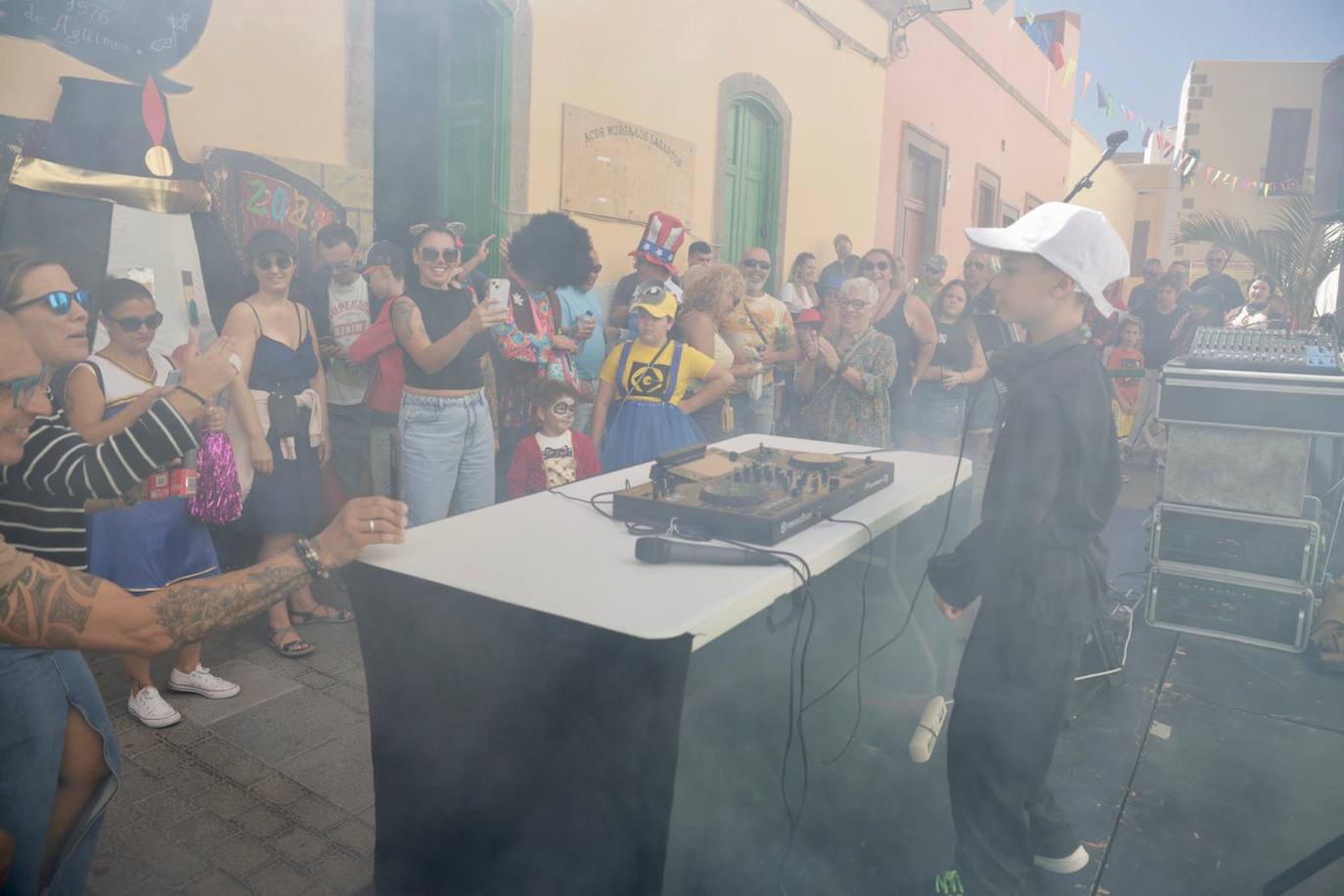 Aguimes vibra con su carnaval de día
