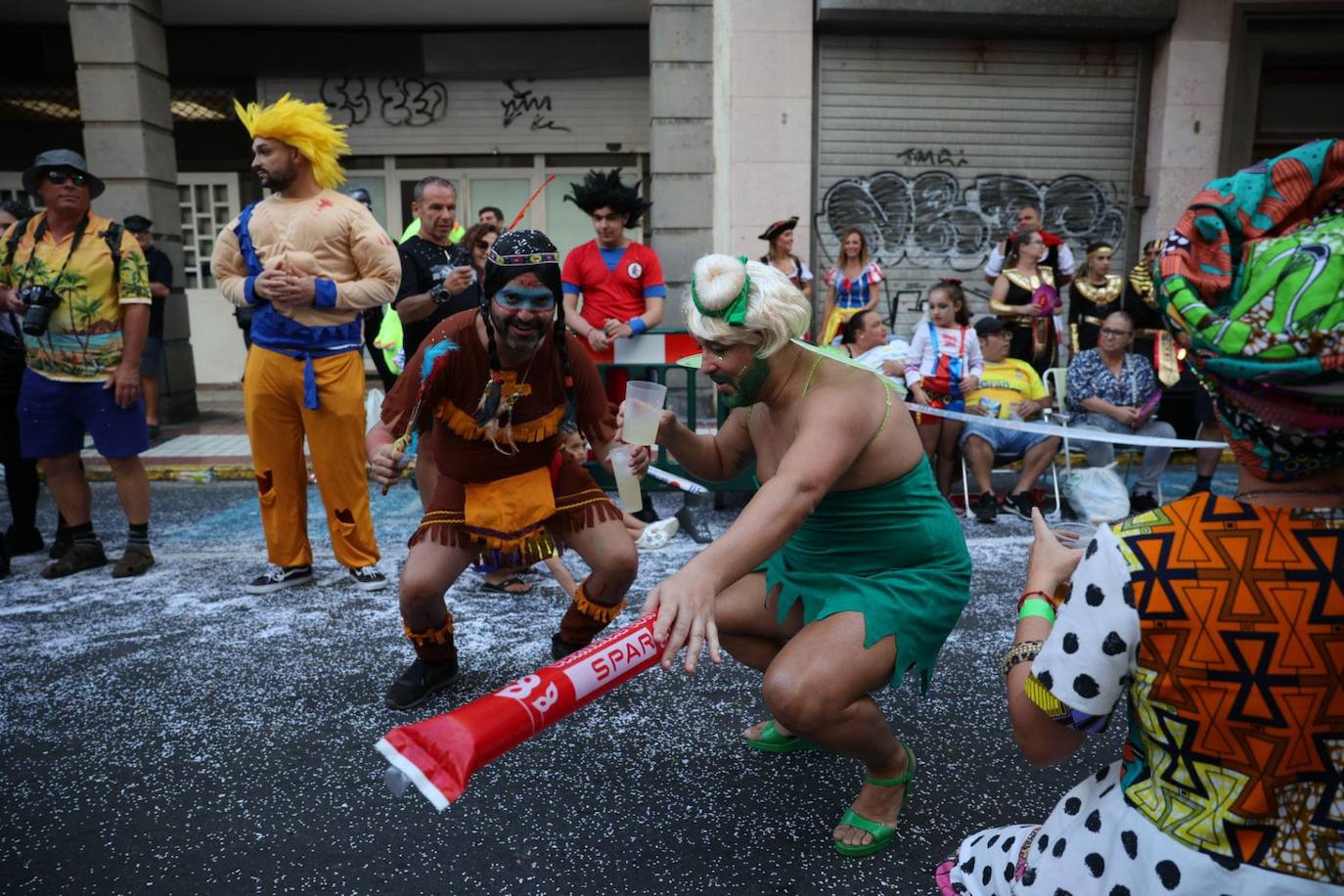 Las mascaritas se lucen recorriendo las calles de la capital grancanaria