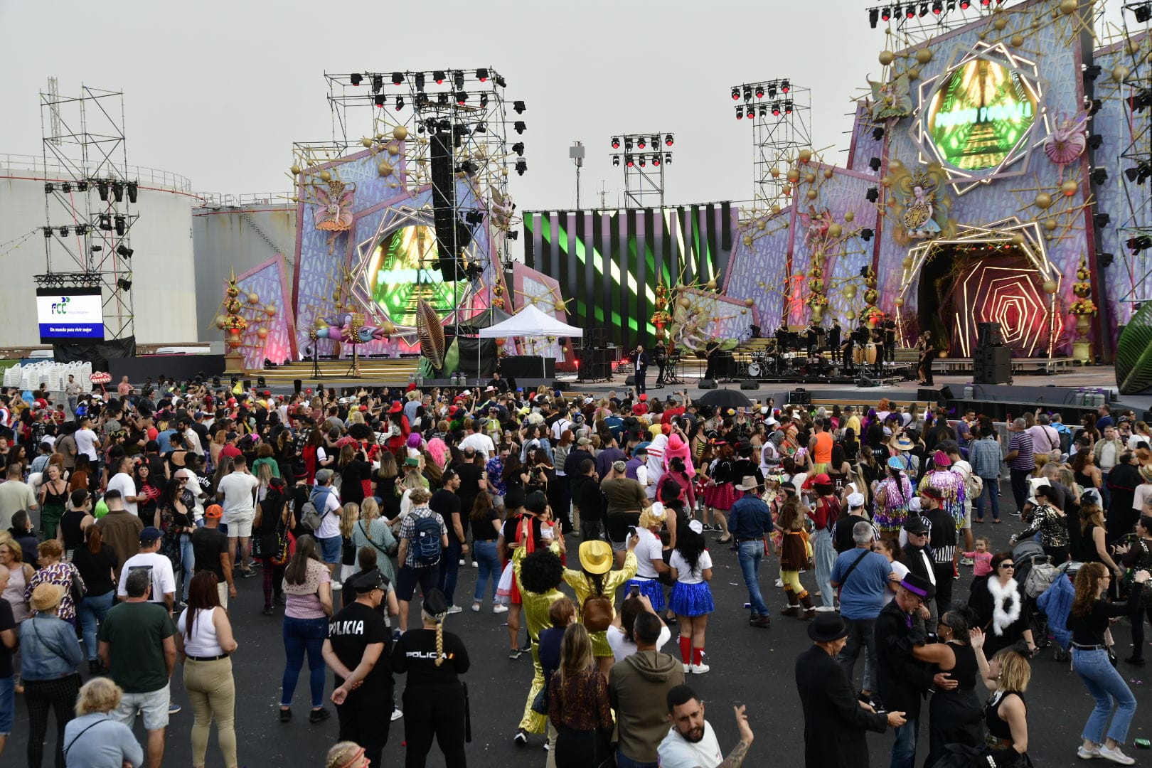 El entierro de la sardina cierra el carnaval de Las Palmas de Gran Canaria