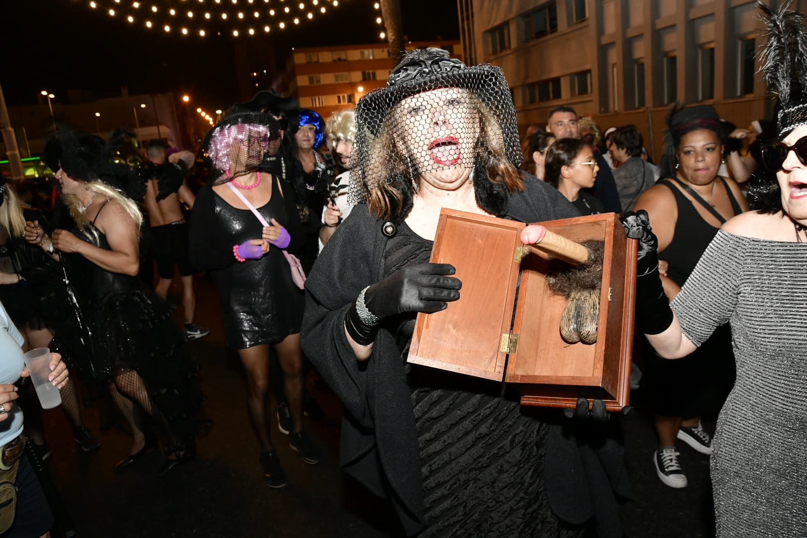 El entierro de la sardina cierra el carnaval de Las Palmas de Gran Canaria