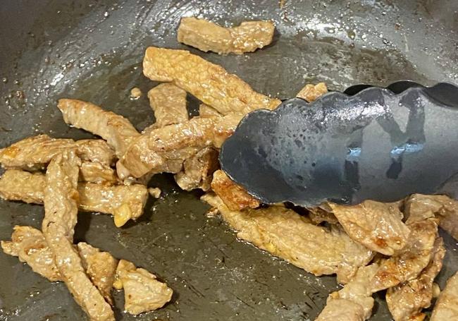 Salteamos la carne
